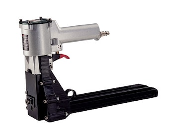 Пневмоинструмент для сшивания картона  